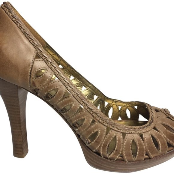 Guess By Marciano Natural Raise Pumps - Picture 2 of 10